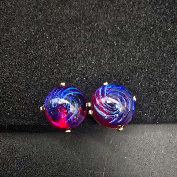 Vintage Dragon's Breath Screw Back Earrings Purple Blue Cabochon - Picture 6 of 8